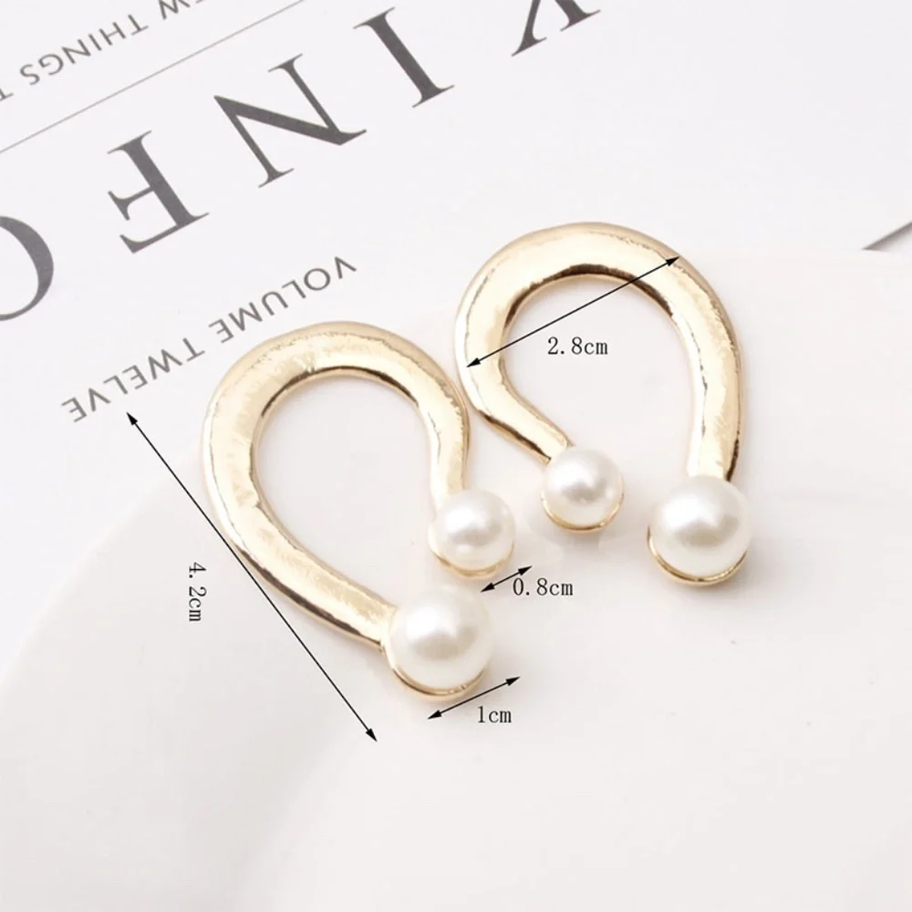 *CAITRIONA* Gold Irregular Shaped Pearl x Gold Earrings